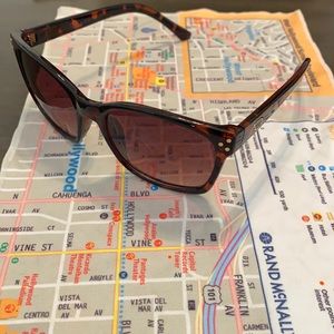 D by Oscar de la renta sunglasses